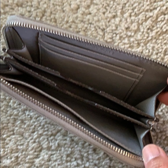 Michael Kors wristlet - Picture 6 of 9